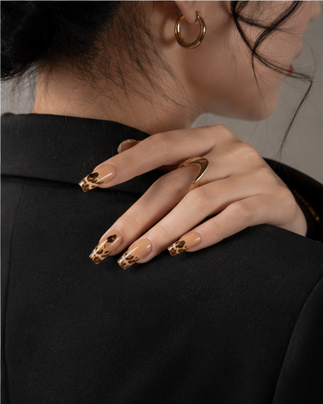 split_nail_pose_6